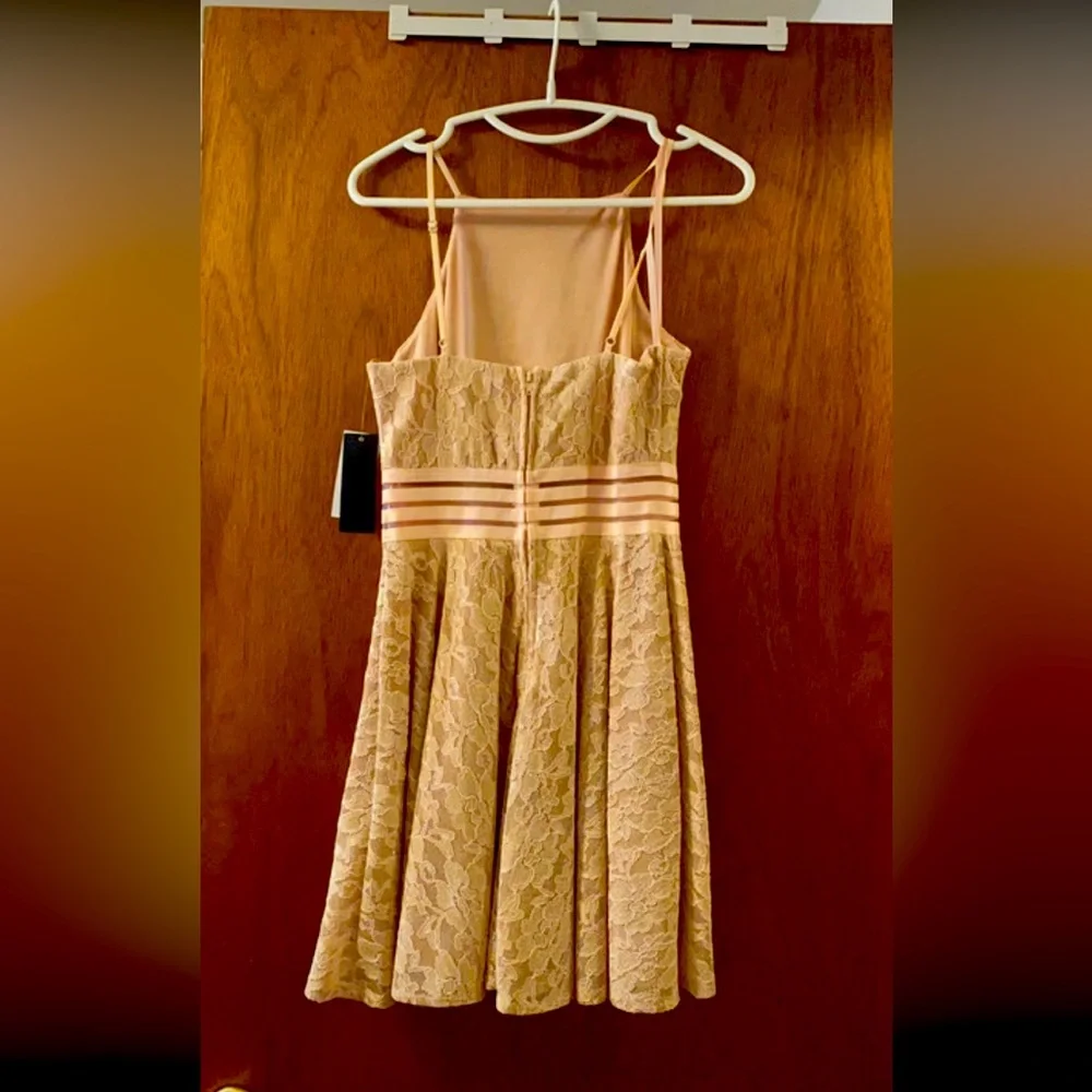 New - Picture 2 of 2